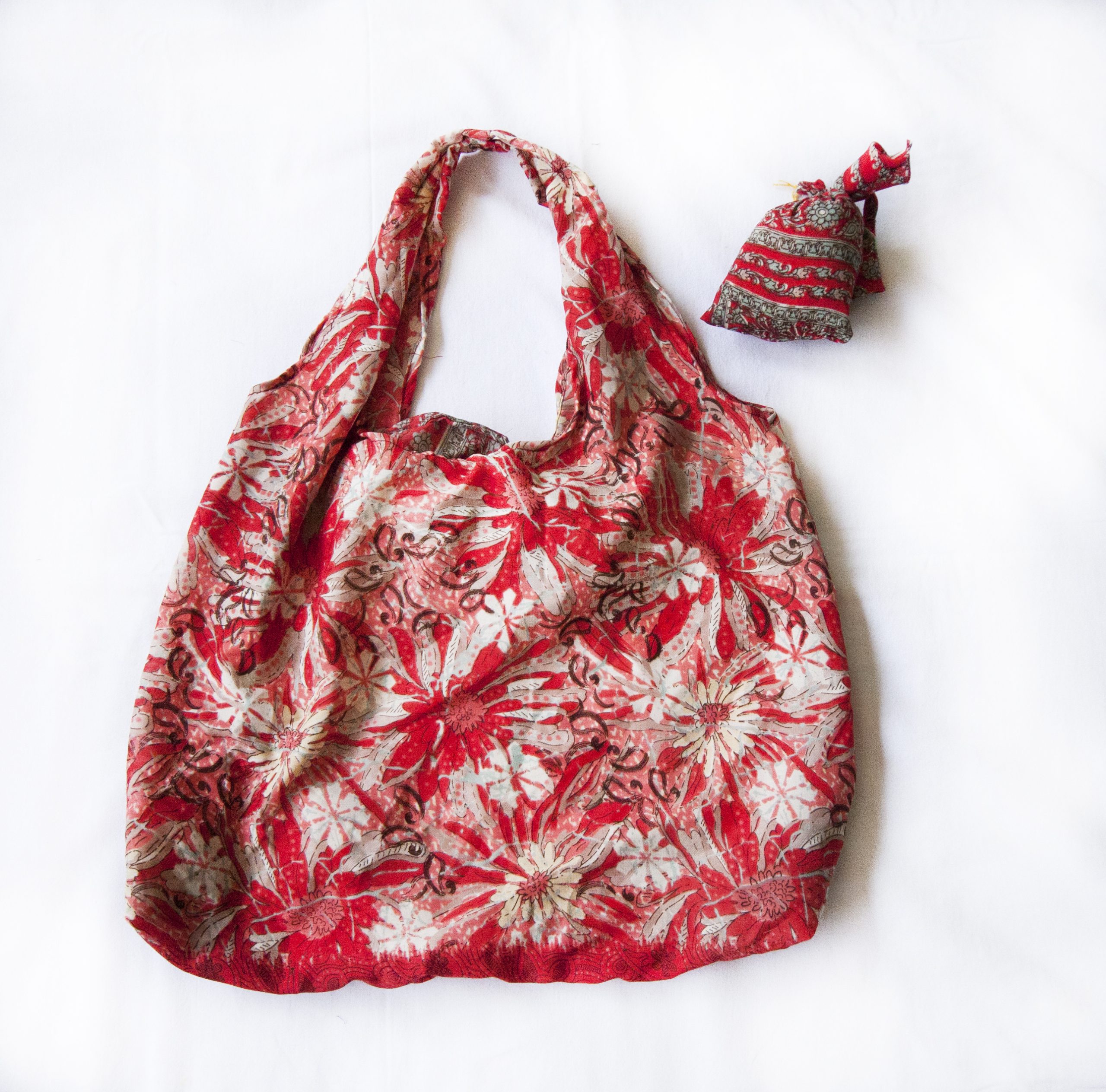 BIG HAPPY LARGE TERRY CLOTH BAG | Judith March